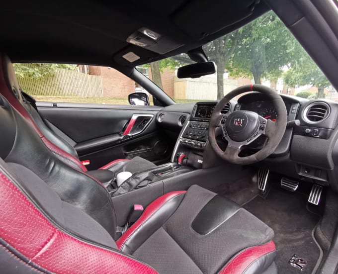 2025 Nissan Gt-r