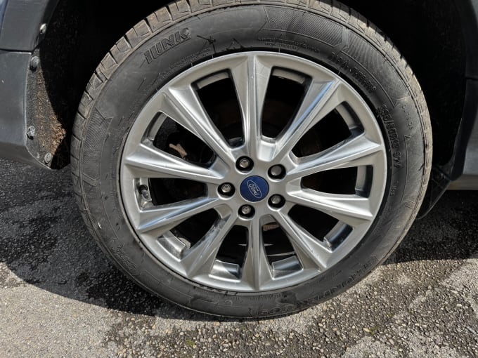 2025 Ford Kuga