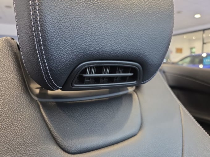2025 Mercedes-benz C-class