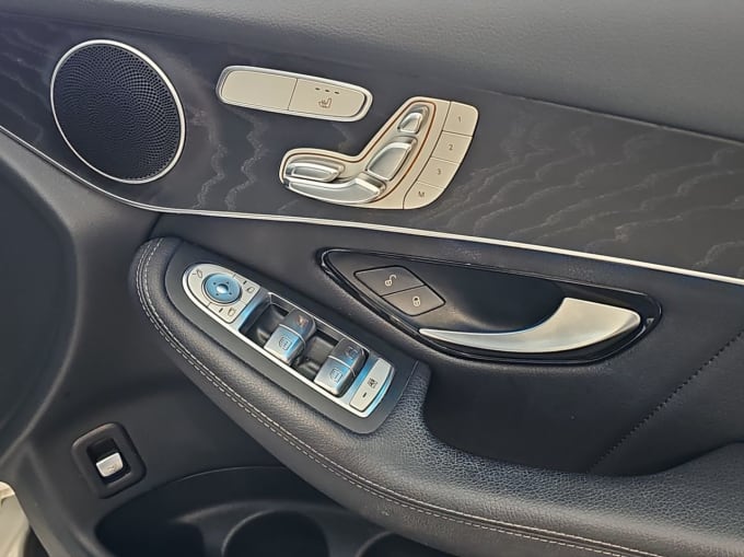 2025 Mercedes-benz Glc