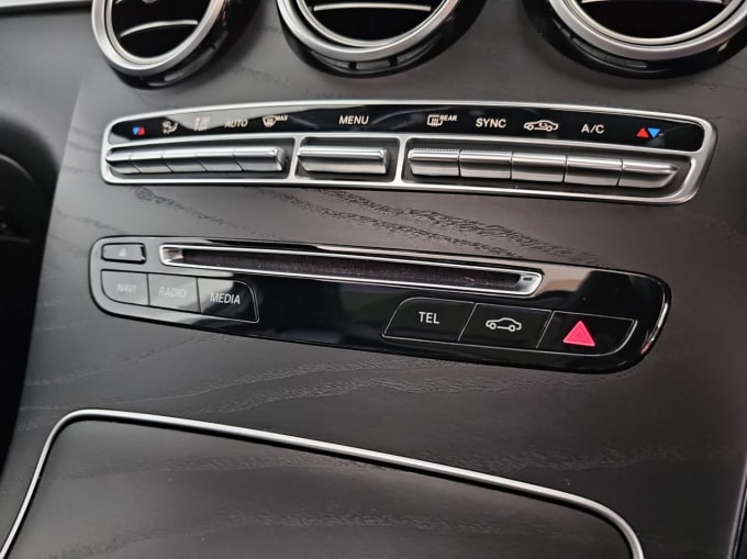 2025 Mercedes-benz Glc
