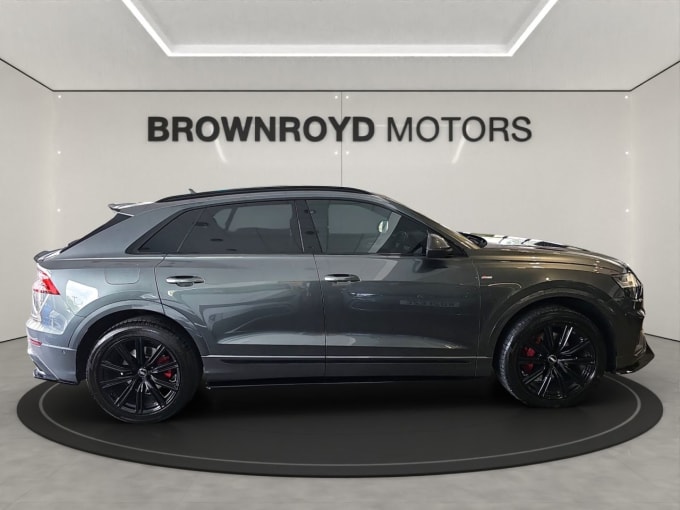 2025 Audi Q8