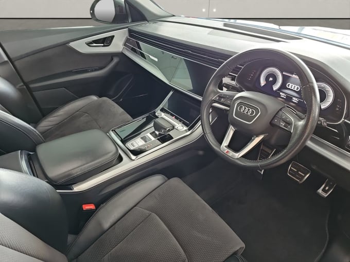 2025 Audi Q8