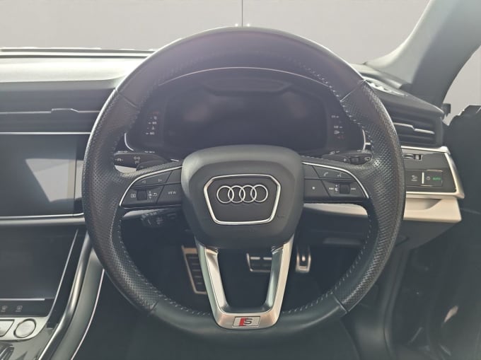 2025 Audi Q8