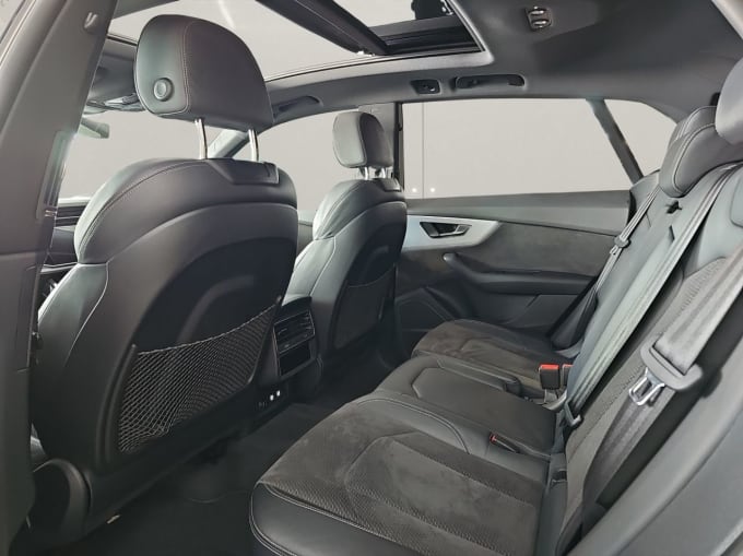 2025 Audi Q8