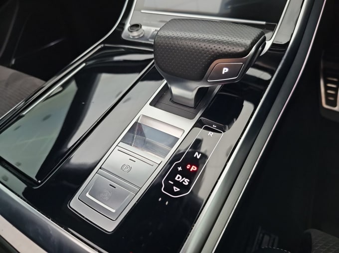 2025 Audi Q8