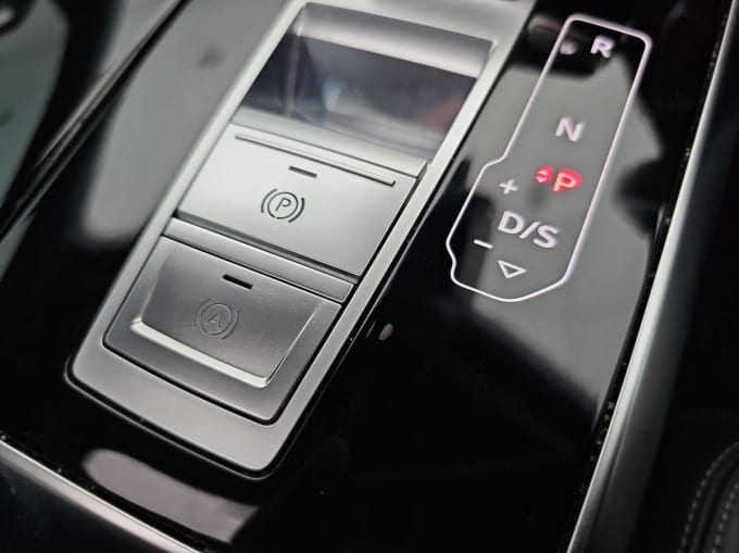 2025 Audi Q8