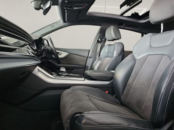 2025 Audi Q8