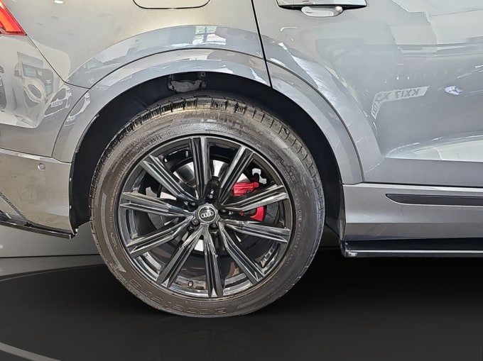 2025 Audi Q8