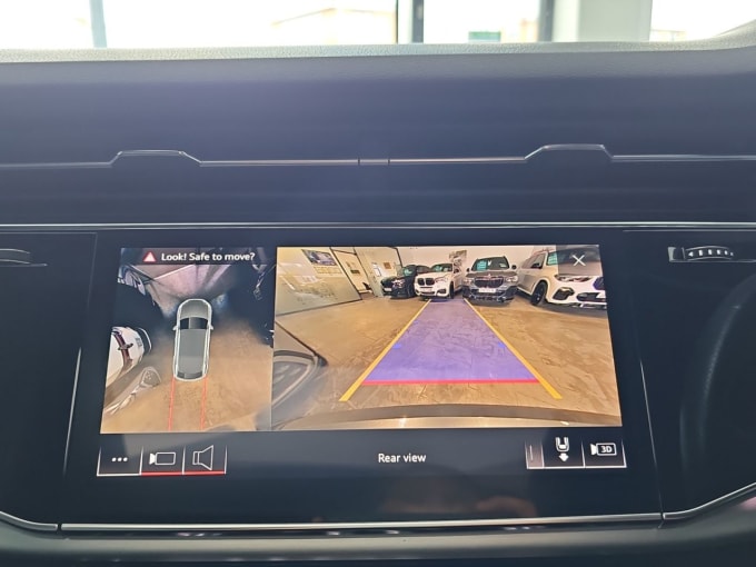 2025 Audi Q8