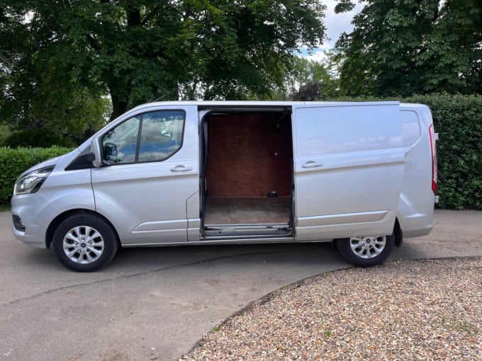 2024 Ford Transit Custom