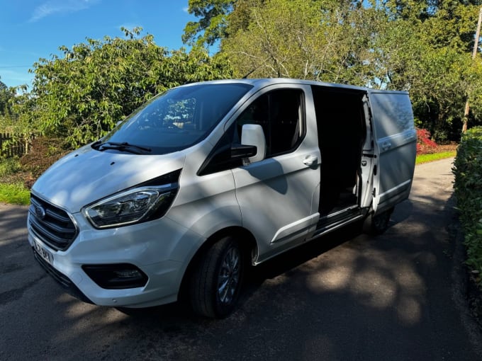 2024 Ford Transit Custom