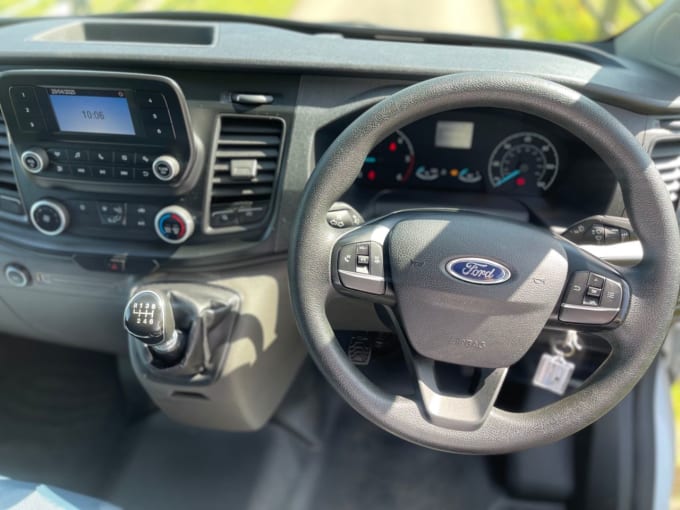 2025 Ford Transit Custom
