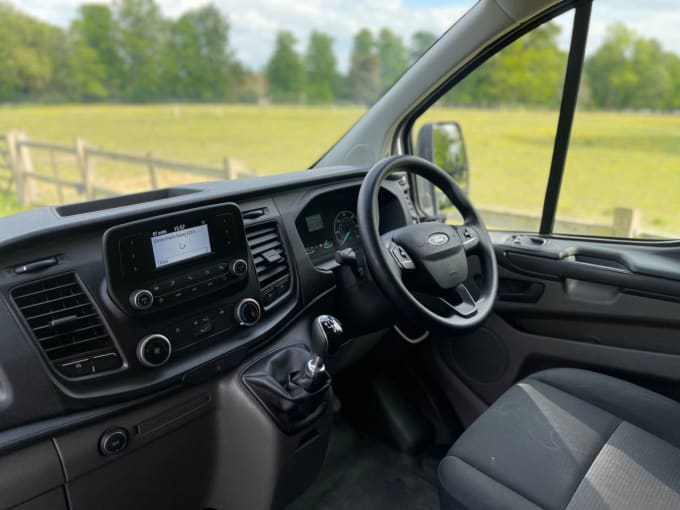 2025 Ford Transit Custom