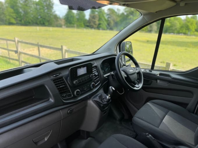 2025 Ford Transit Custom