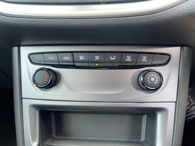 2025 Vauxhall Astra