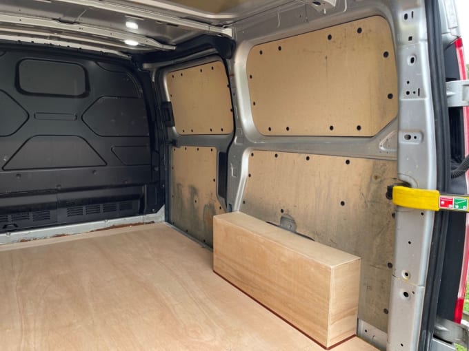 2025 Ford Transit Custom