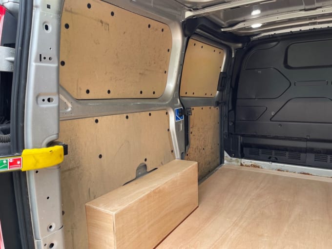 2025 Ford Transit Custom