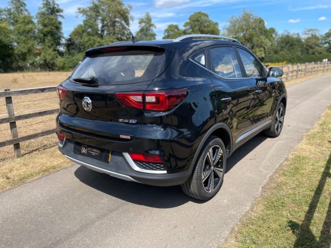 2025 Mg Mg Zs