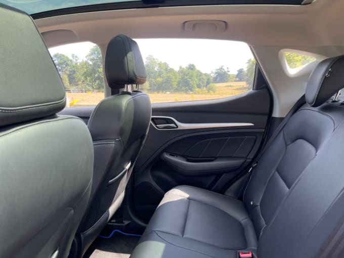 2025 Mg Mg Zs