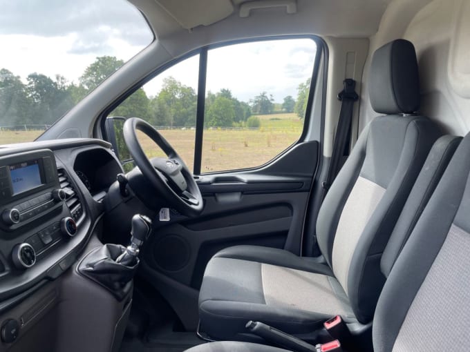 2025 Ford Transit Custom