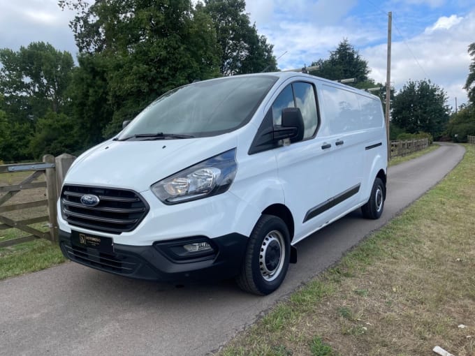 2025 Ford Transit Custom