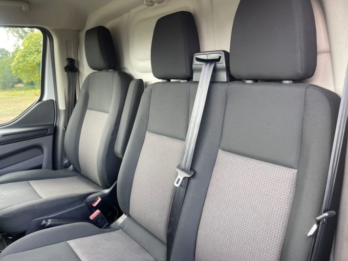 2025 Ford Transit Custom