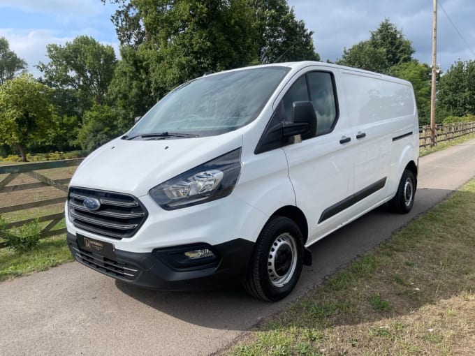 2025 Ford Transit Custom