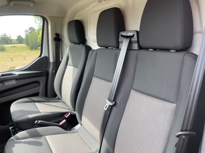 2025 Ford Transit Custom