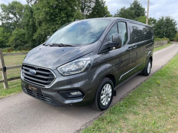 2025 Ford Transit Custom