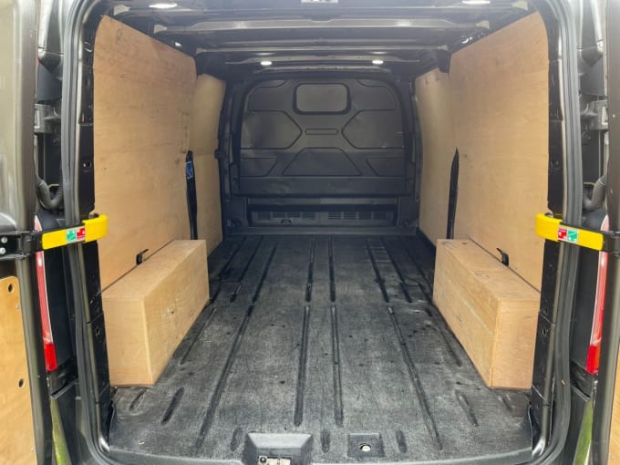 2025 Ford Transit Custom