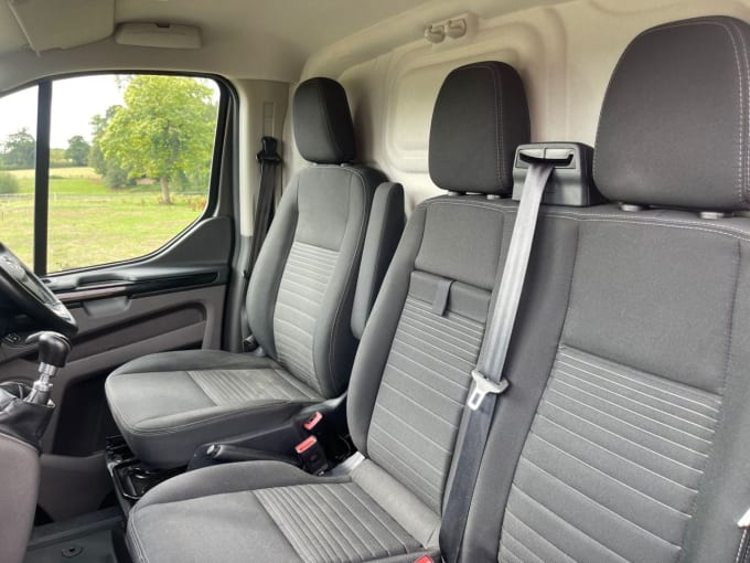 2025 Ford Transit Custom