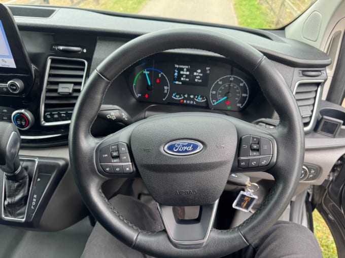 2025 Ford Transit Custom