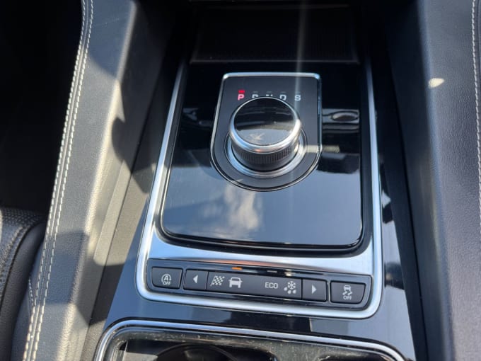 2025 Jaguar F-pace