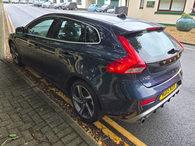 2024 Volvo V40