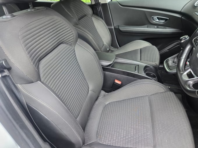 2025 Renault Grand Scenic