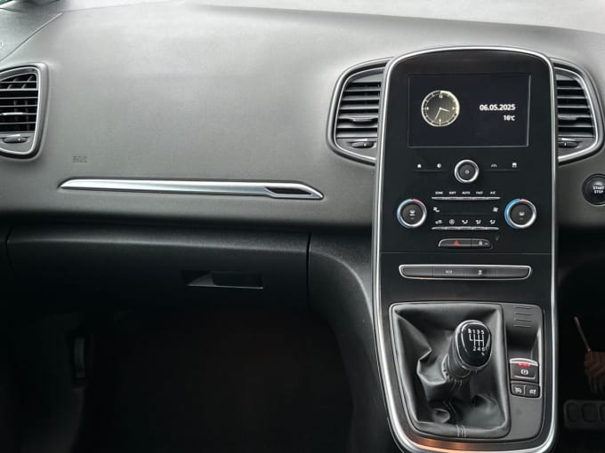 2025 Renault Grand Scenic