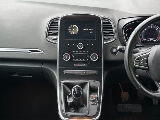 2025 Renault Grand Scenic