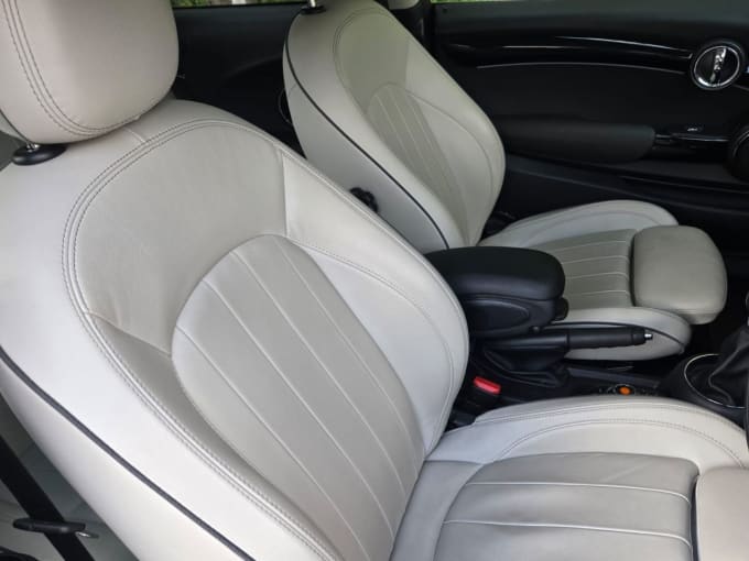 2025 Mini Hatch