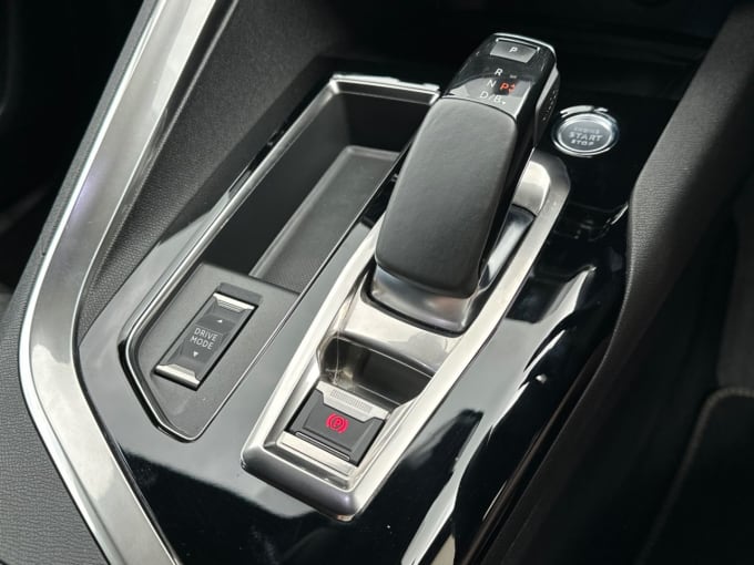 2025 Peugeot 3008