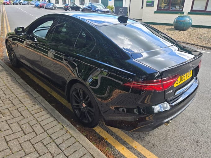 2025 Jaguar Xe