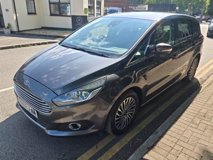 2025 Ford S-max