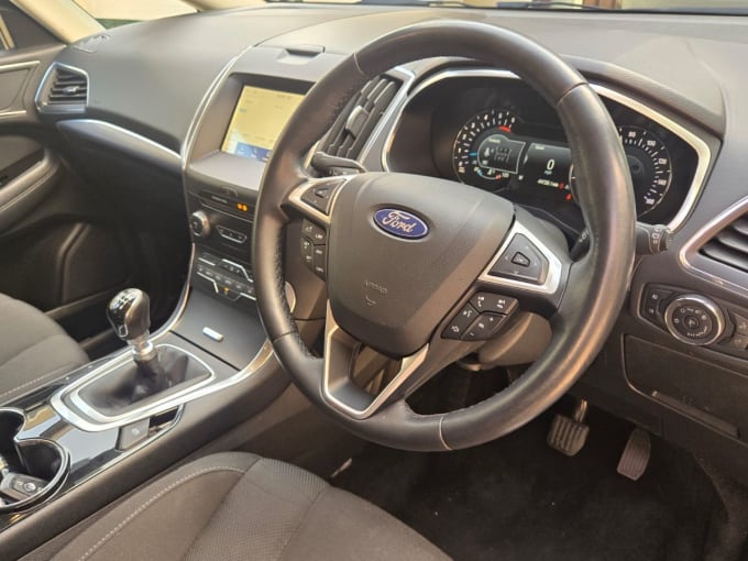 2025 Ford S-max