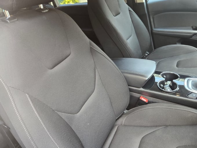 2025 Ford S-max