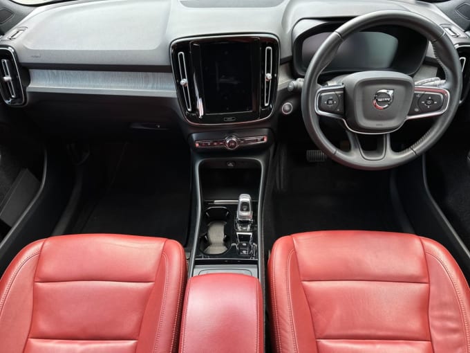 2025 Volvo Xc40