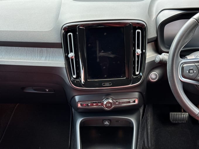 2025 Volvo Xc40