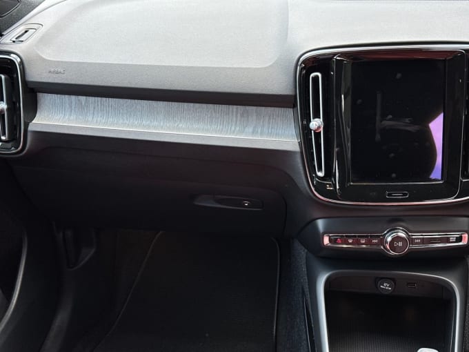 2025 Volvo Xc40