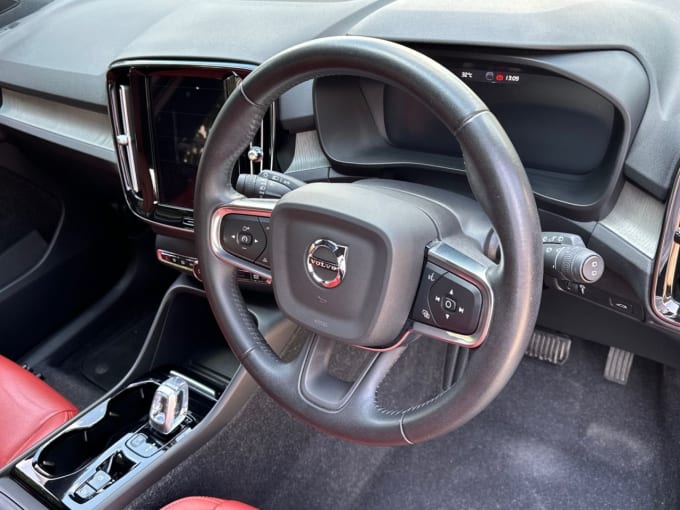 2025 Volvo Xc40