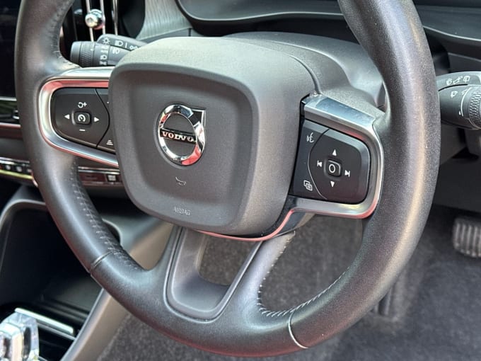 2025 Volvo Xc40
