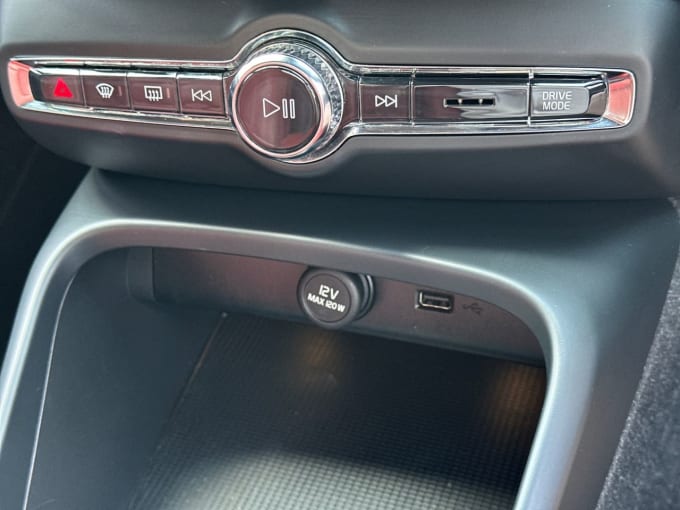 2025 Volvo Xc40